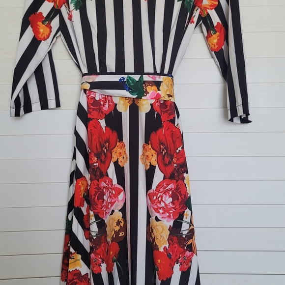 COPY - Beautiful Summer Dress - Picture 2 of 3